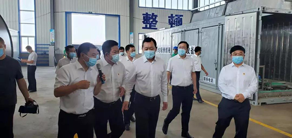 朝陽(yáng)市委副書(shū)記、市長(zhǎng)謝衛(wèi)東蒞臨一諾環(huán)保產(chǎn)業(yè)園考察并指導(dǎo)工作